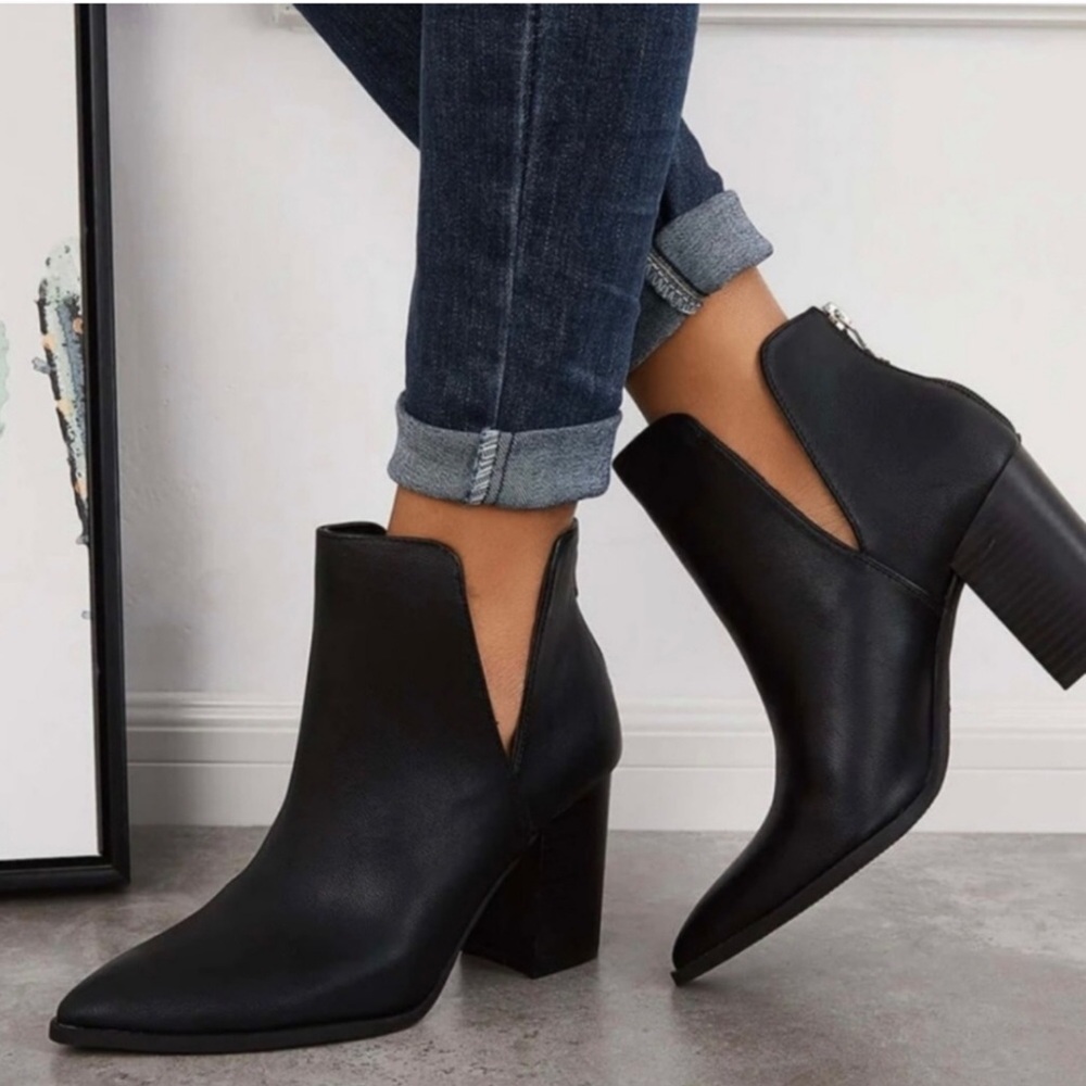 Like New Vince Camuto Gigietta Black Leather Ankle Boots Booties Heeled Size 8.5